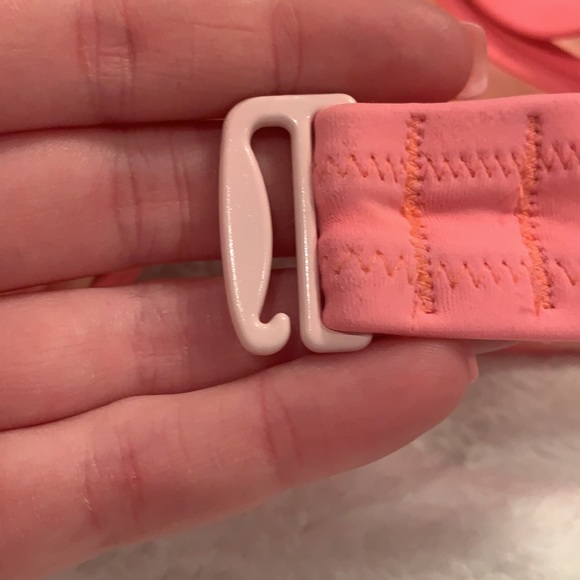 Victoria’s Secret “The Flirt Bandeau” - Picture 11 of 14